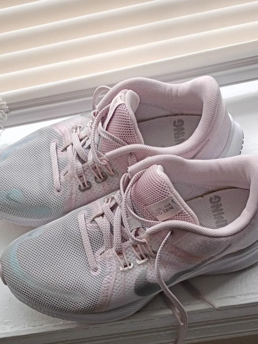 NIKE QUEST Running Shoes for women size 6.5 - Pink 6453/74378